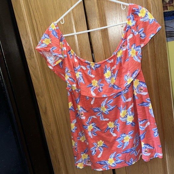 Old Navy  women's Orange, Blue and Yellow  Short Sleeve Top size XLarge - Picture 4 of 5